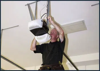 Garage Doors Store Repairs Chicago, IL 773-596-9997 - cont-gdr-door-opener-08m